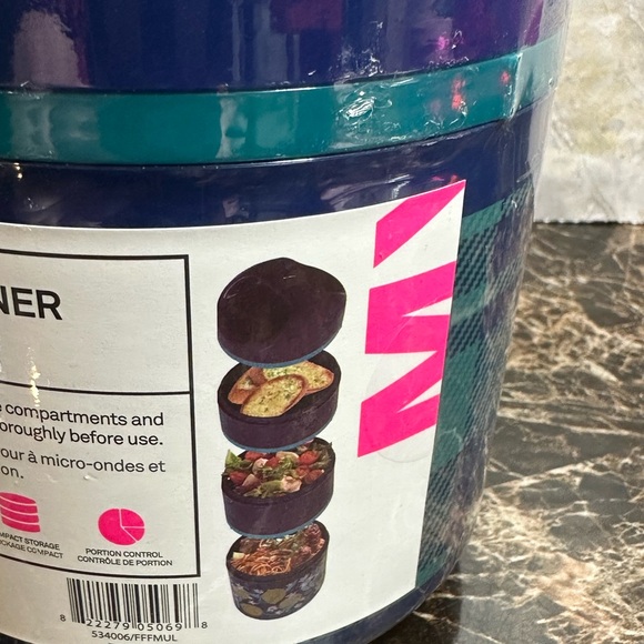 MYTAGALONGS
Bento Stacking Container - Picture 5 of 5